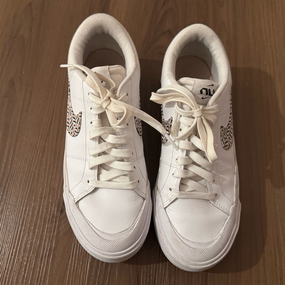 Nike Special Edition United in Victory Sneaker